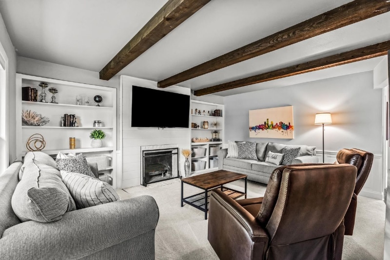 Building Photo - 421 W Lloyd St