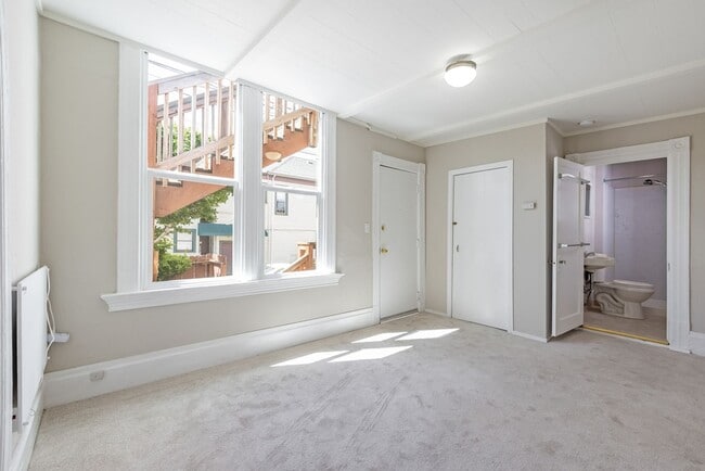 Building Photo - 1530 Minturn St - Studio | 1 bath | Lower rear unit