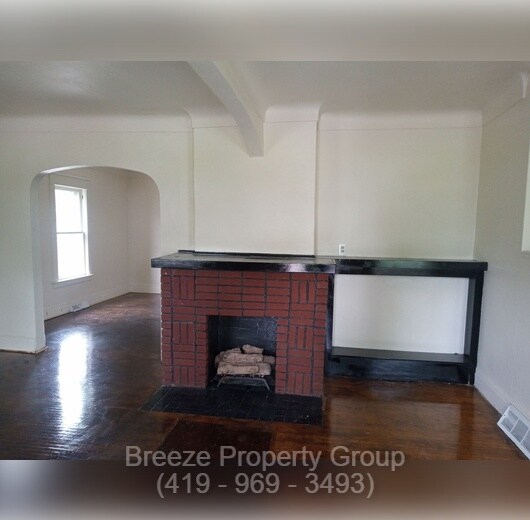 Building Photo - 713 Orchard St