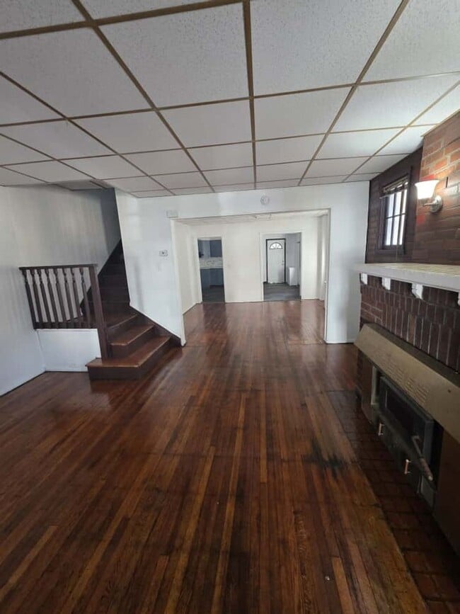 Building Photo - 647 Edgewood Ave