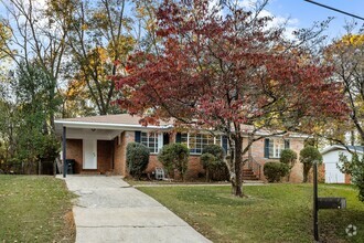 Building Photo - Beautifully Renovated 4 Bedroom 1 Bath Hom...