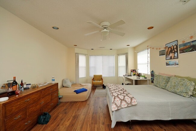 Building Photo - Great home in Chapel Hill!
