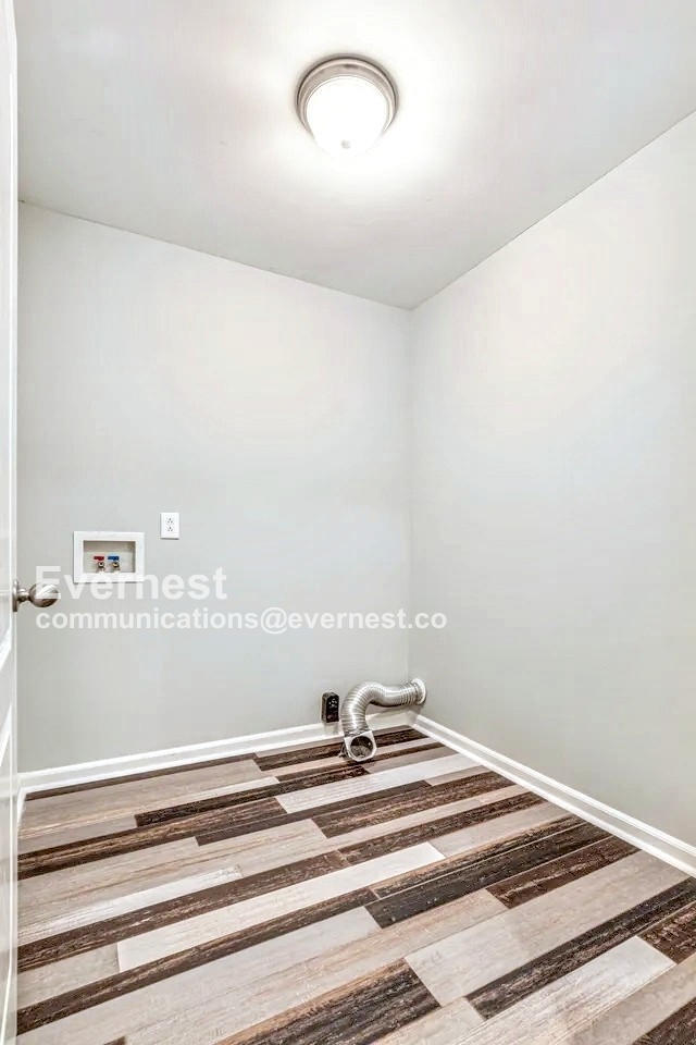 Building Photo - 5225 Southfork Blvd