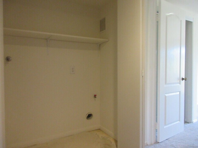 Building Photo - Beautiful Condo in the heart of Studio City