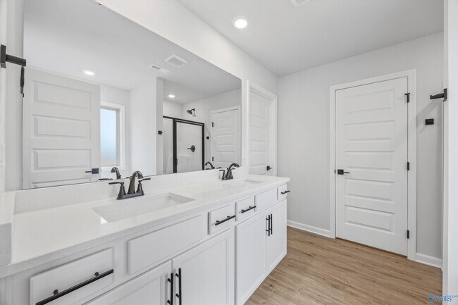 Building Photo - 27919 Chalmers Cir