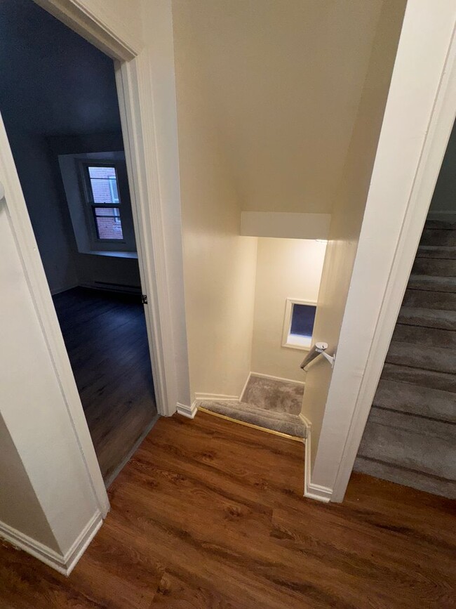 Building Photo - 4-bedroom, 1-bathroom home - Harrisburg Pa