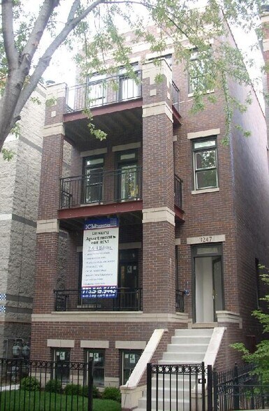 Building Photo - 3247 N Seminary Ave