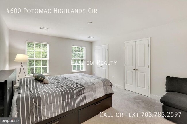 Building Photo - 4600 Potomac Highlands Cir