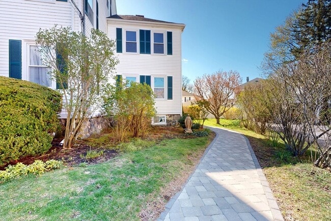 Building Photo - 18 Faneuil Rd