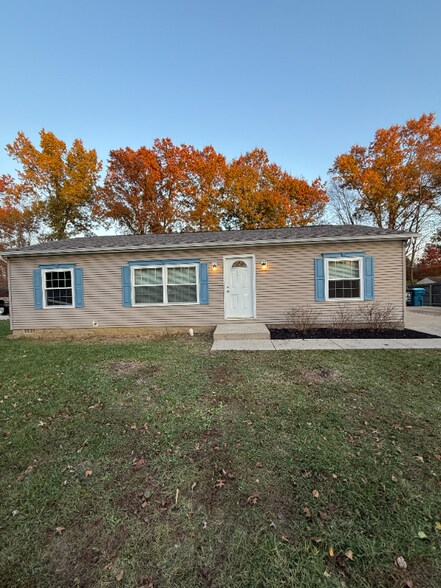 Primary Photo - 1561 Maryan Ave