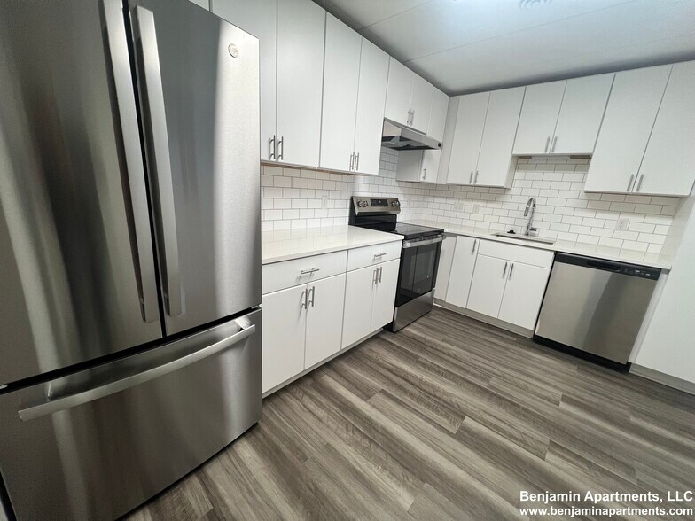 Building Photo - 51 Hill Rd