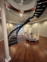 Building Photo - 17 Bow St