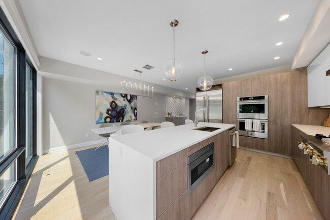 Building Photo - 8822 Churchill Rd