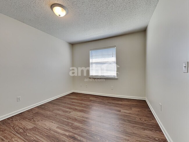 Building Photo - 7212 Glendyne Dr S