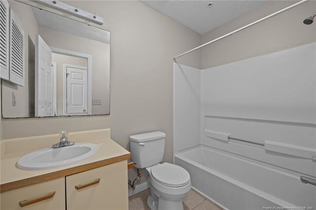 Building Photo - 962 Stewarts Creek Dr