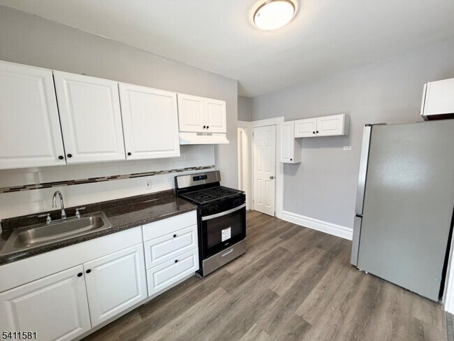 Building Photo - 310 Orange Rd