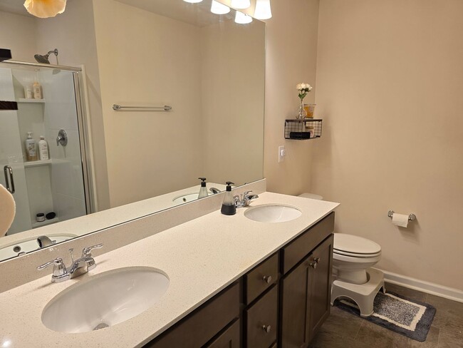 Building Photo - Spacious 3-Bed / 2.5-Bath Townhome near RTP! FREE TV & INTERNET! Reverse Osmosis Purification Sys...