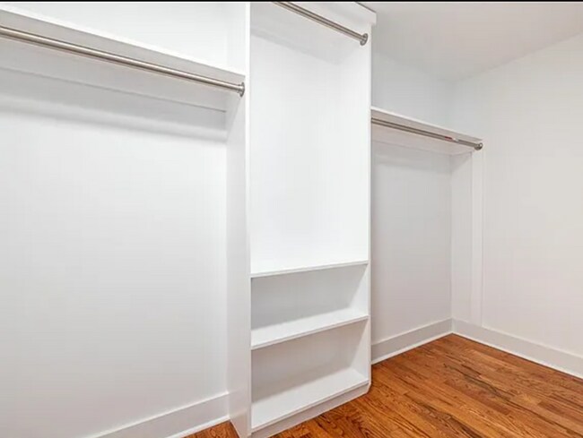 Building Photo - Spacious 5BR/3.5 BA Renovated Home Near Beltline with Off-Street Parking