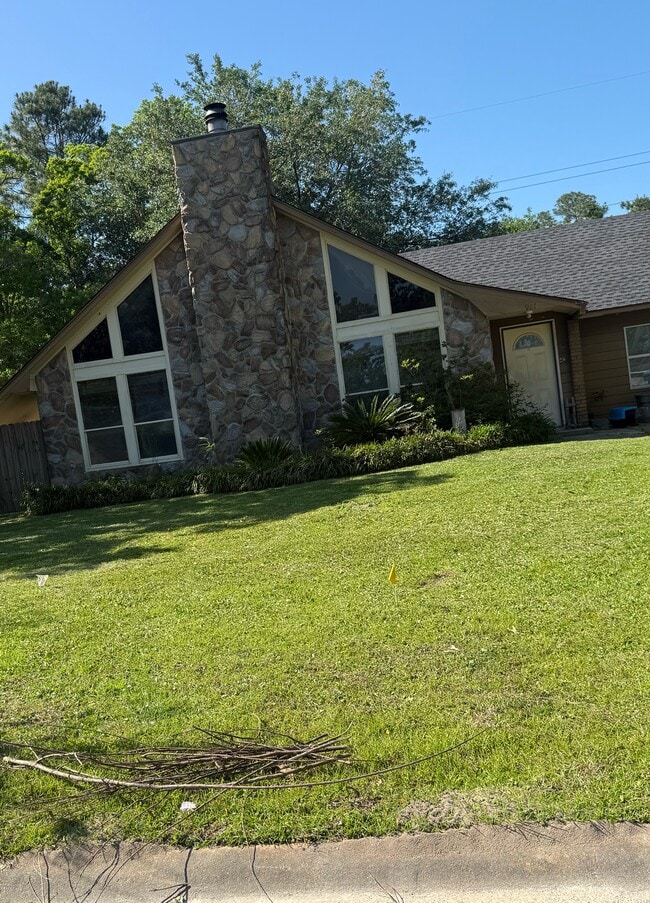 Building Photo - Sweetgum