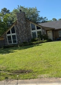 Building Photo - Sweetgum
