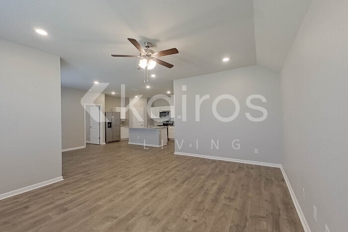 Building Photo - 417 Mango Dr