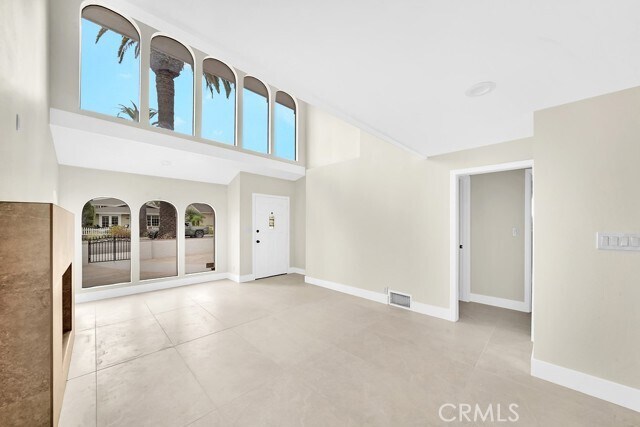 Building Photo - 608 Marguerite Ave