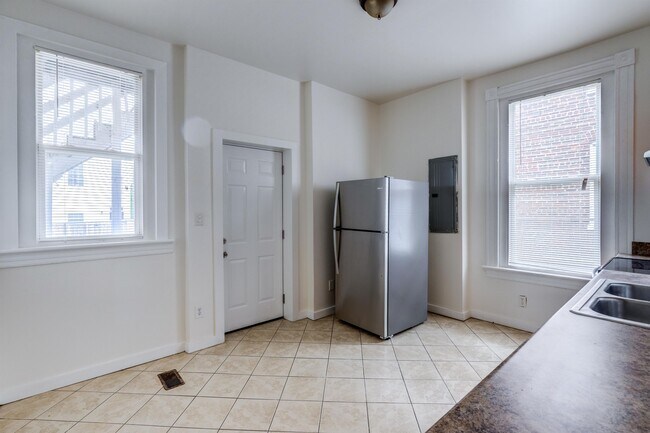 Building Photo - 202 Wellford St