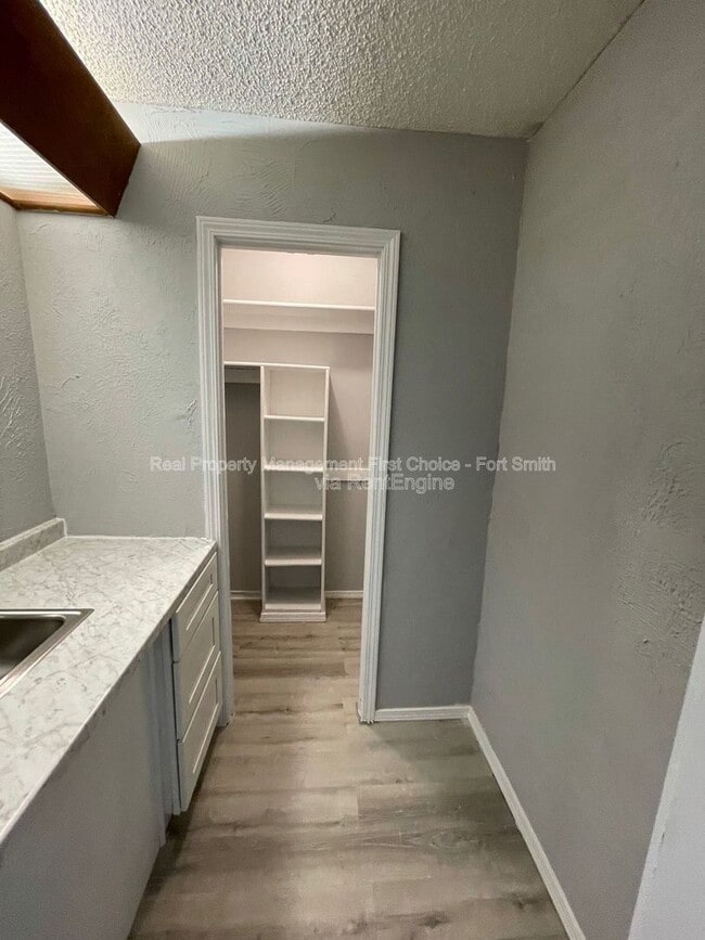 Building Photo - 8801 Meandering Way