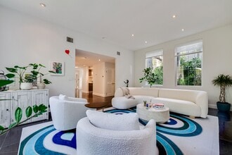 Building Photo - 3940 Loquat Ave