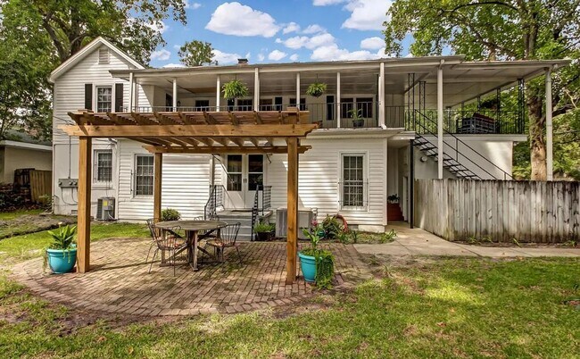 Building Photo - Midtown Retreat