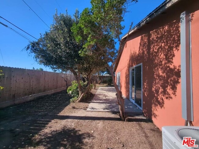 Building Photo - 6656 Swan St