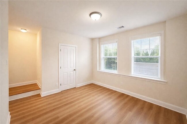 Building Photo - 4870 Carre Way