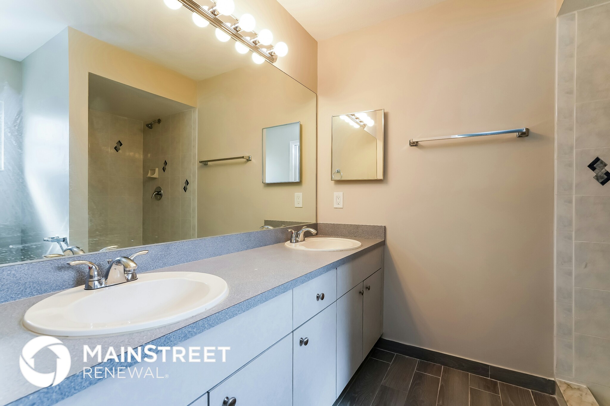 Building Photo - 126 SE 7th St