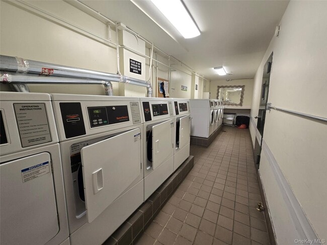 Building Photo - 83-71 116th St