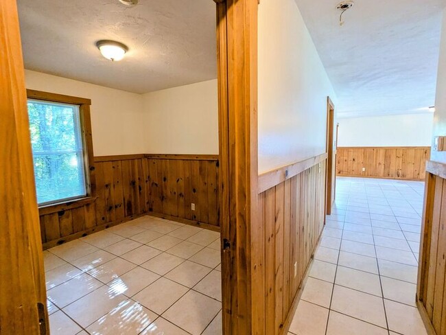 Building Photo - 22 Pleasant Hill Dr