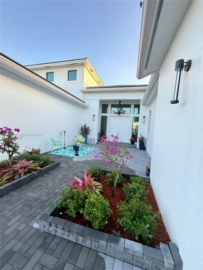 Building Photo - 11460 SW Pietra Wy