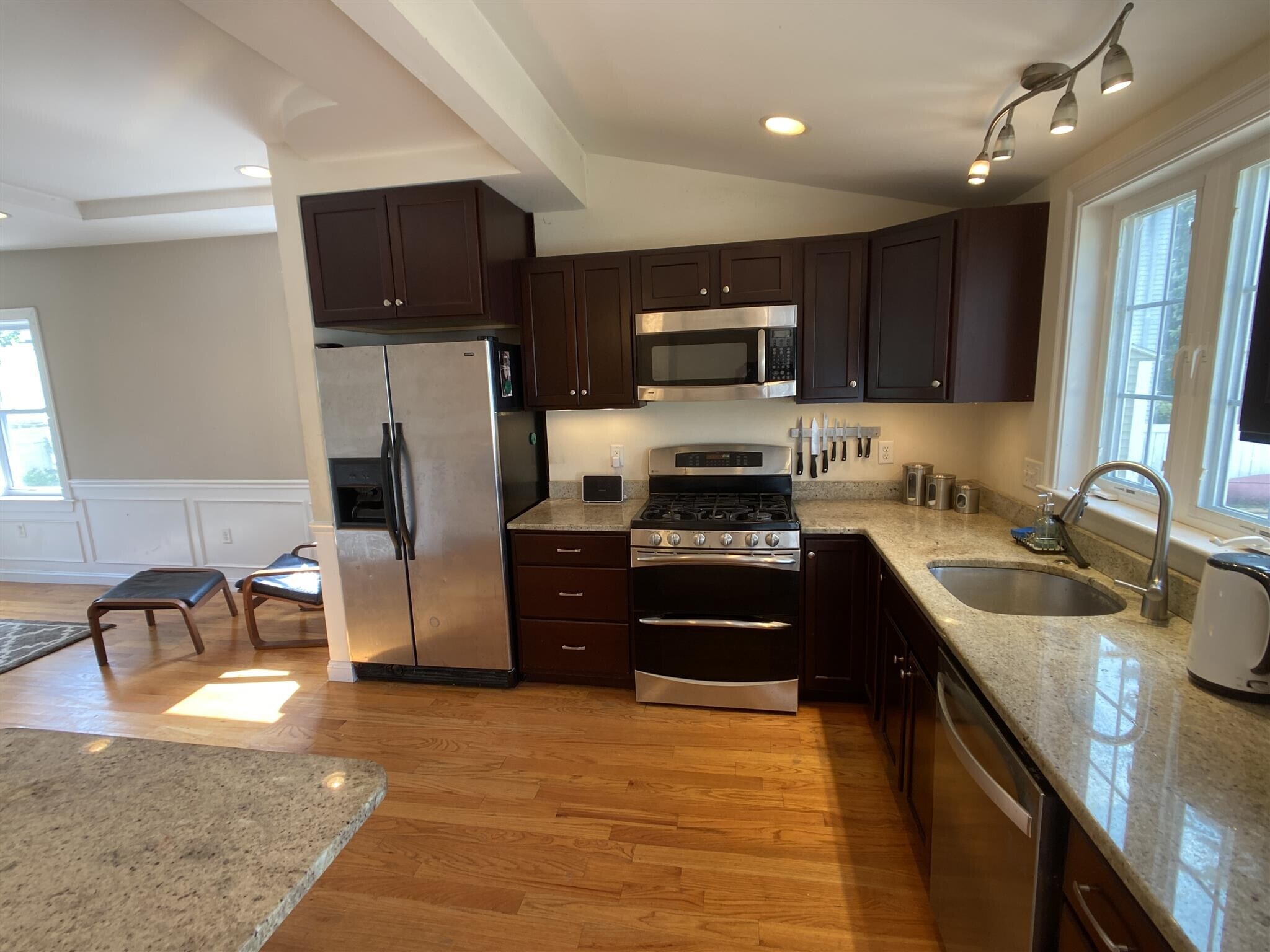 Building Photo - 11 Winthrop Ct