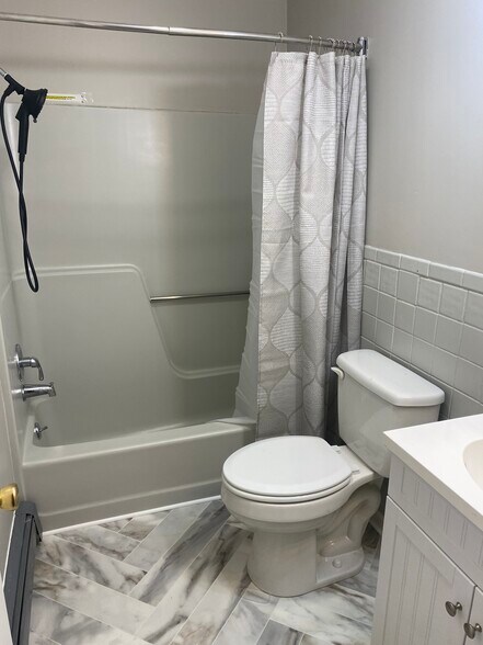 Building Photo - 817 Elysian Ave