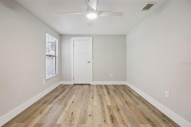 Building Photo - 7301 Spring Villas Cir