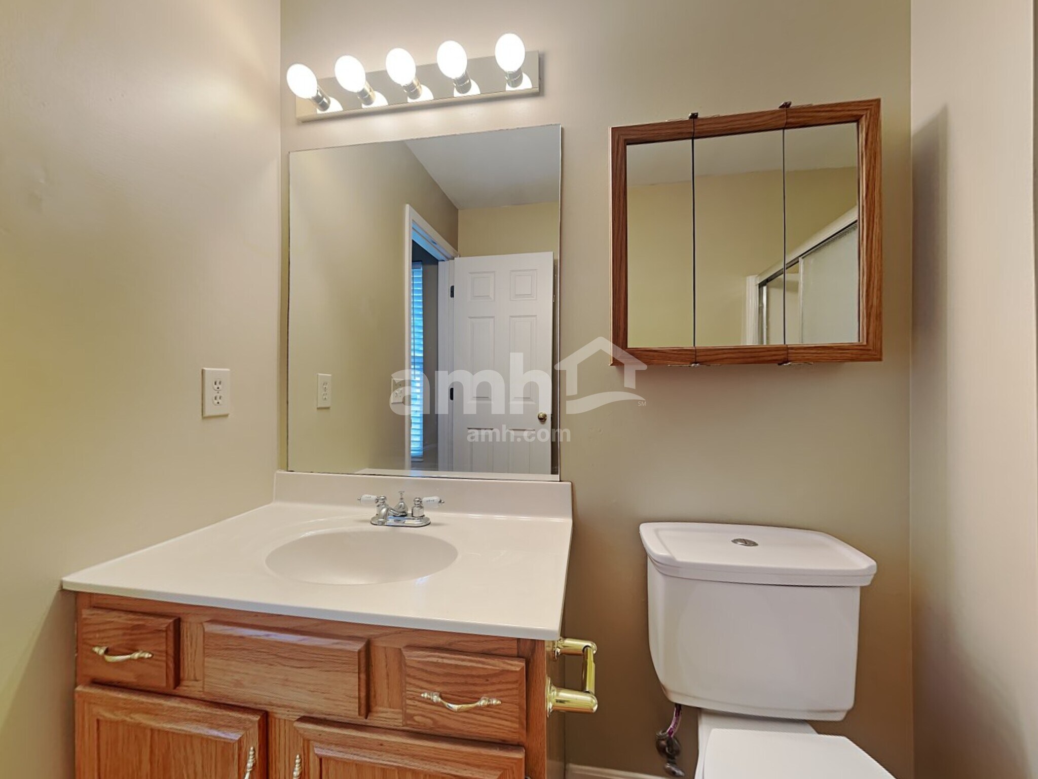 Building Photo - 7301 Blackstone Dr