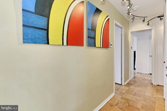 Building Photo - 1435 4th St SW