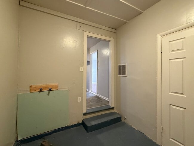 Building Photo - 1443 S Hydraulic Ave