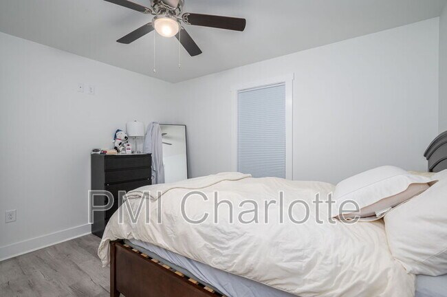 Building Photo - 2128 Chatfield Rd