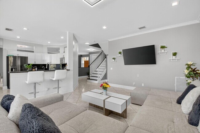 Building Photo - 3943 Westchester Way