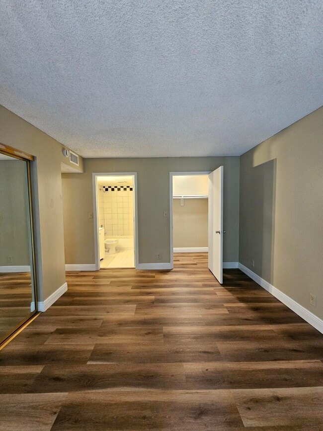 Building Photo - 1850 N Congress Ave