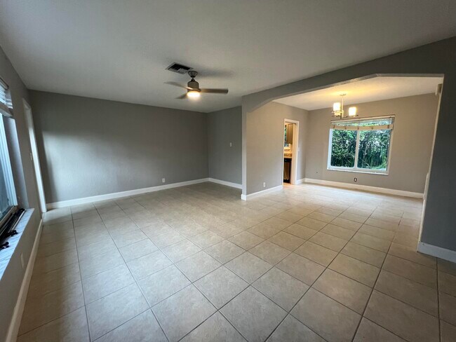 Building Photo - 113 Edwards Ln