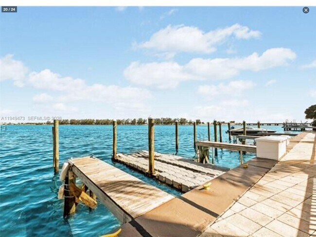 Building Photo - 2101 Brickell Ave