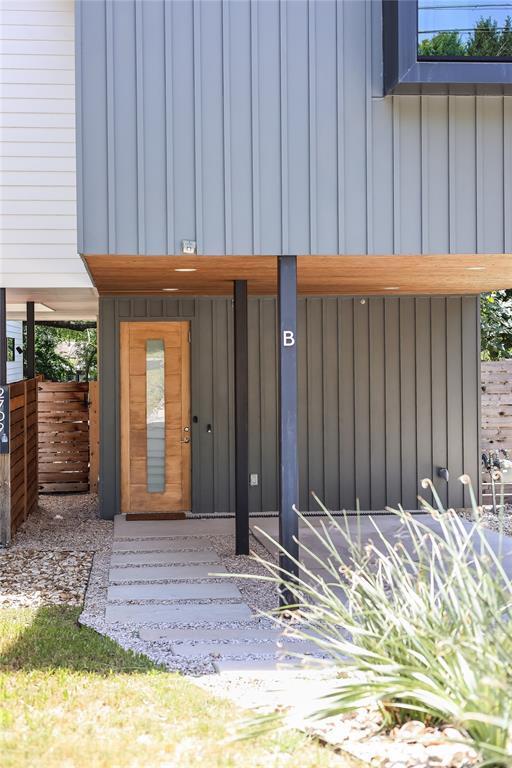 Building Photo - 2709 E 14th St