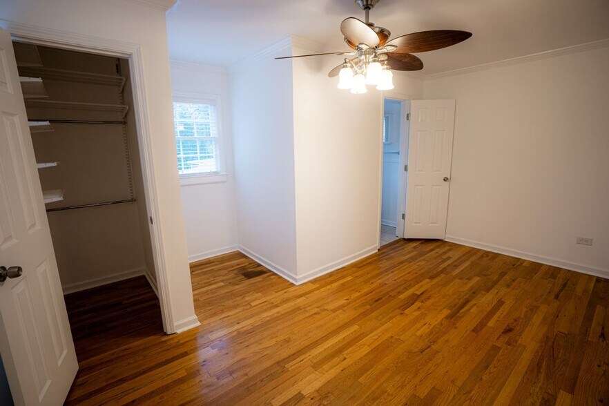 Building Photo - 1015 Avondale Ave SE