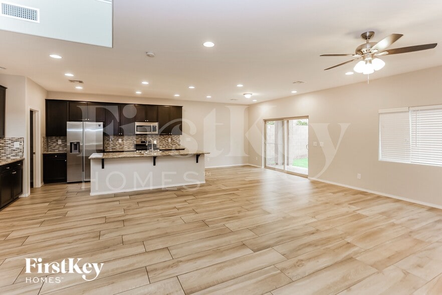 Building Photo - 10552 Mt Blackburn Ave